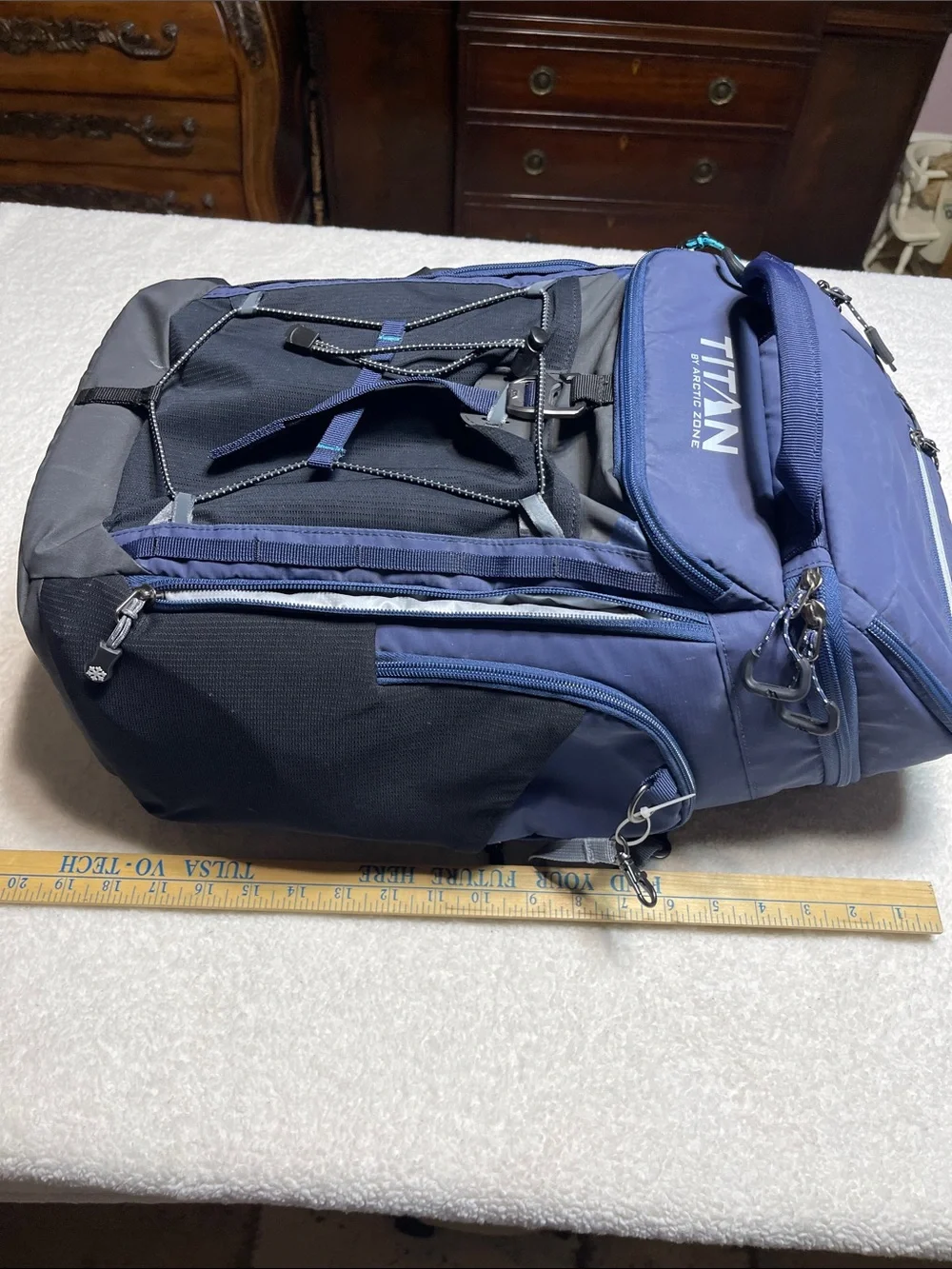 Titan by Artic Zone Navy & Black 26-Can Everyday Backpack